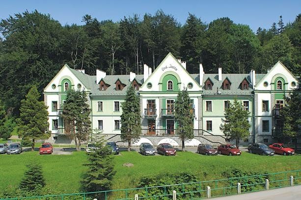 Sanatorium Pod Jodłą widok na ośrodek rehabilitacyjny Uzdrowisko Iwonicz